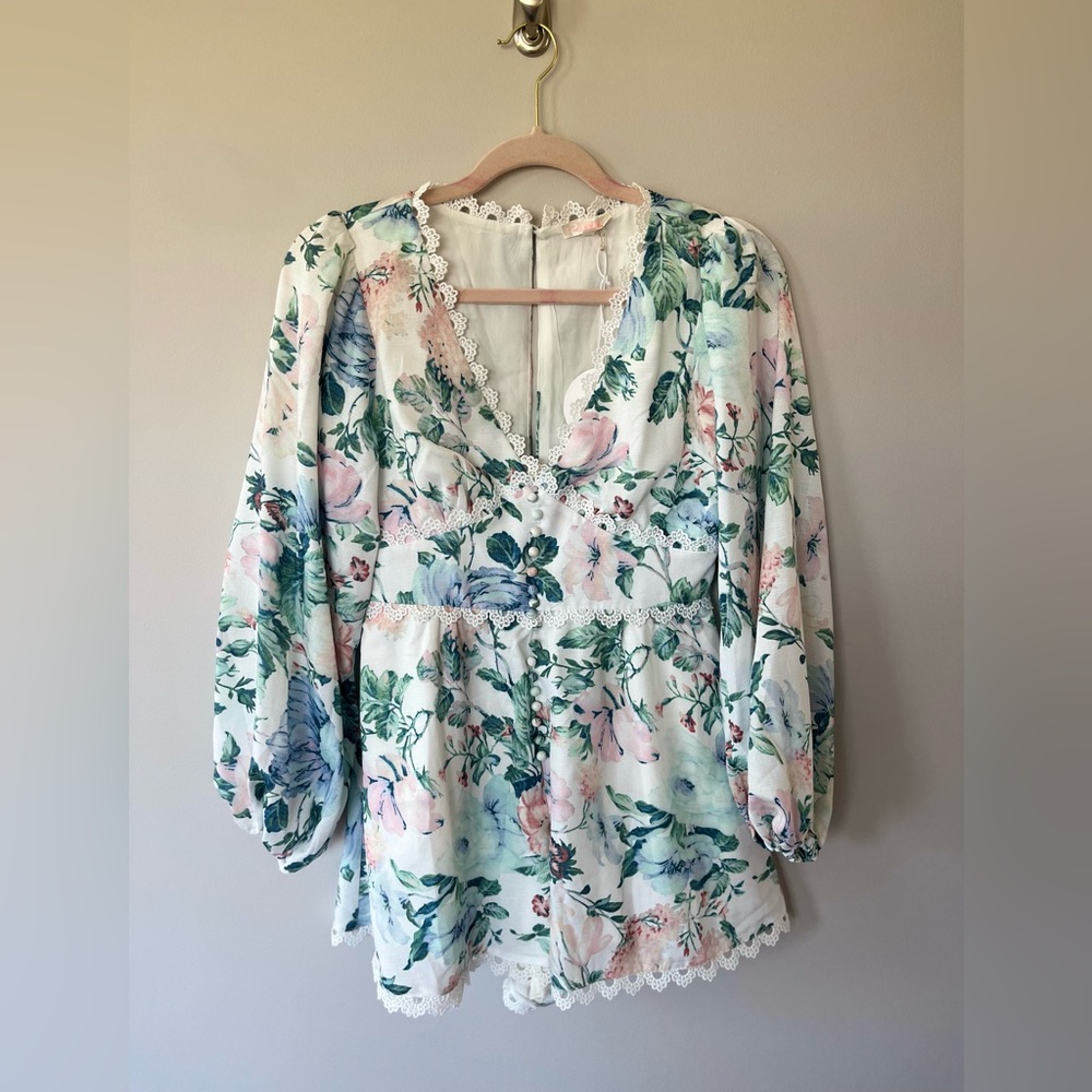 LUXXEL: Floral romper with lace details - Size S BRAND NEW